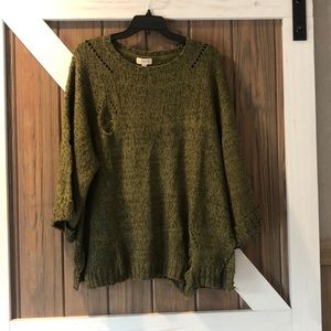 *NWT*Women’s Boutique Slouchy Distressed Sweater